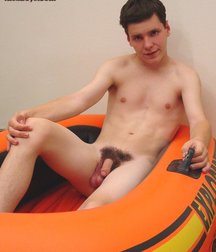 Darius in Bath 5d5ee80a89be1.jpg
