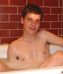 Darius in Bath 5d5ee81f69261.jpg