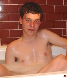 Darius in Bath 5d5ee85b32e33.jpg