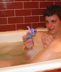 Darius in Bath 5d5ee86040553.jpg