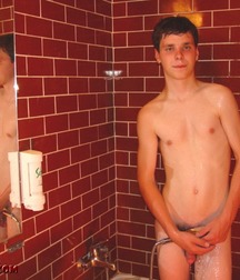 Darius in Bath 5d5ee8638b9a1.jpg
