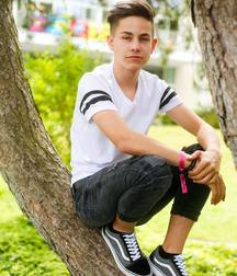 The Beauty of Boys 2 5dc9cefd3959d.jpg