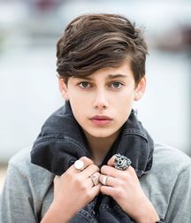 The Beauty of Boys 5 5dc9fa0713d92.jpg