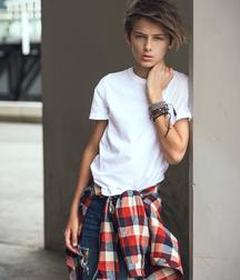 The Beauty of Boys 6 5dcabb8252b9a.jpg
