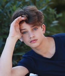 The Beauty of Boys 8 5dcada94d6bcd.jpg