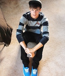 The Beauty of Boys 9 5dcadf11bff6d.jpg