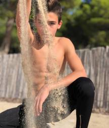 The Beauty of Boys 11 5dcaffd4dcb8d.jpg