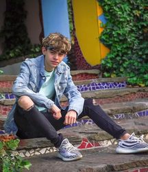 The Beauty of Boys 11 5dcaffe7ad536.jpg
