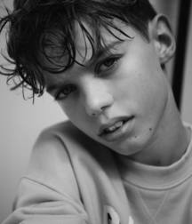 The Beauty of Boys 11 5dcb0022c5ff0.jpg
