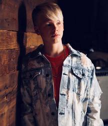 The Beauty of Boys 12 5dcb10fd78c26.jpg