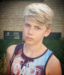 The Beauty of Boys 14 5dcb1a6b8856e.jpg