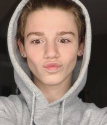 The Beauty of Boys 15 5dcb2cc8e308e.jpg