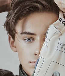 The Beauty of Boys 15 5dcb2cdc6ba29.jpg