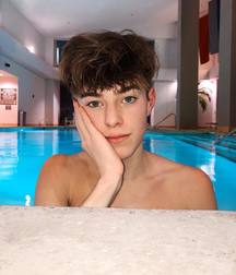 The Beauty of Boys 15 5dcb2cec77771.jpg
