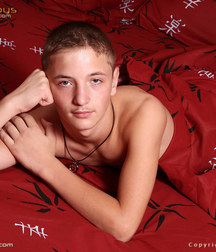 Enigmatic Boys - Famous Models - 1 5dd055eef2c82.jpg