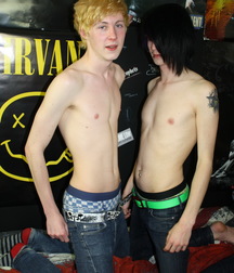 Two Emo Twinks 5dd309848355d.jpg
