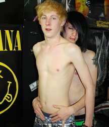 Two Emo Twinks 5dd309860a544.jpg