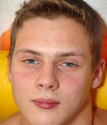 Theo 5de0406c4a8b7.jpg