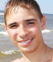 Leo 5de688c9dcfb4.jpg