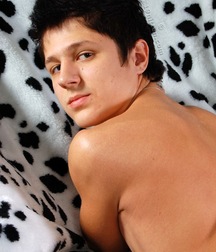 Dennis 5dfbf0486f855.jpg