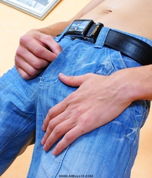 Alexander - Solo Twink Sex 5f3d7c69b2845.jpg