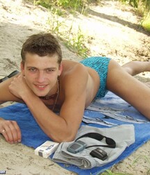 Oleg and friends (High Res) 5f45602f531d9.jpg