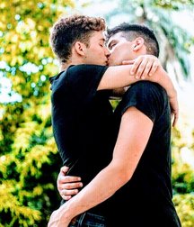 cute twinks 5cfbeb0293d86.jpg