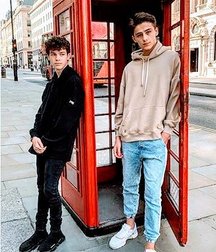 cute twinks 5cfbeb53af6e6.jpg