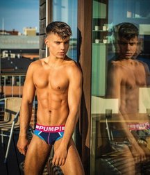 Hotties 5cfcf6a08bb1b.jpg