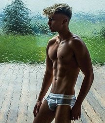 Twinks (2) 5cfe16a2a4fa6.jpg
