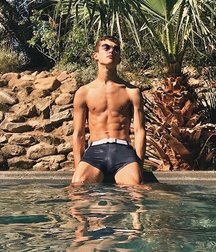 Twinks (7) 5d0601eb5e03a.jpg