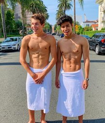 Twinks (9) 5d089d37a3168.jpg