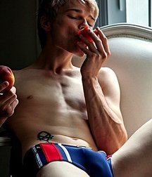 Twinks for a Saturday 5d4f3335cbf12.jpg