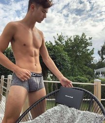 Beach Hunks 5d56d5e7001e0.jpg