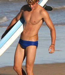 Twinks in Speedos 5d673b550d142.jpg