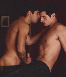 Twinks in Love 5d67445e7d31d.jpg