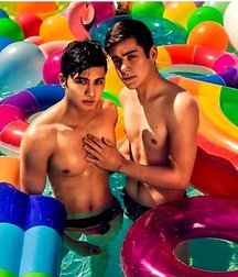 Seaside Twinks 5d6bd249c875f.jpg