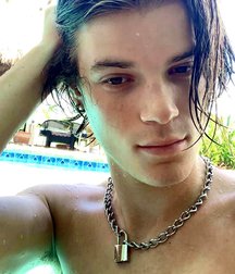 Seaside Twinks 5d6bd25823ce8.jpg