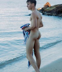 Saturday Twinking Again 5da24d831d942.jpg