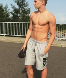 Monday Twink Fudge Cake 5dd2d3f3cdc2f.jpg