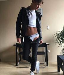 Merry Twinking Christmas 5df7f9baa20fc.jpg