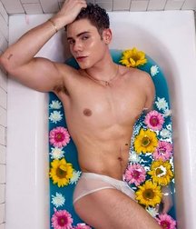 December Twinking Guys 5e06887342db4.jpg