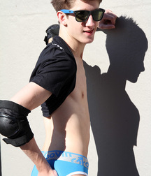 Twinks 1 5cfcf4e849b26.jpg