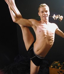 Twinks 101 5d3592495ac7a.jpg