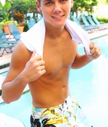 Twinks in pool 6 5d4de96cdf969.jpg