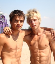 Twinks in pool 8 5d4dea7260e0f.jpg