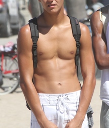 Twinks in pool 12 5d5e9b1e48113.jpg