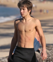 Twinks in pool 13 5d5e9b6cde2fa.jpg