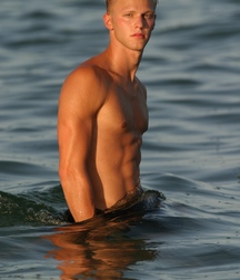Twinks in pool 13 5d5e9b924eb94.jpg