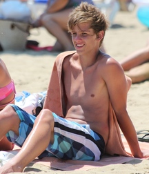 Twinks in pool 15 5d5fe66e51731.jpg